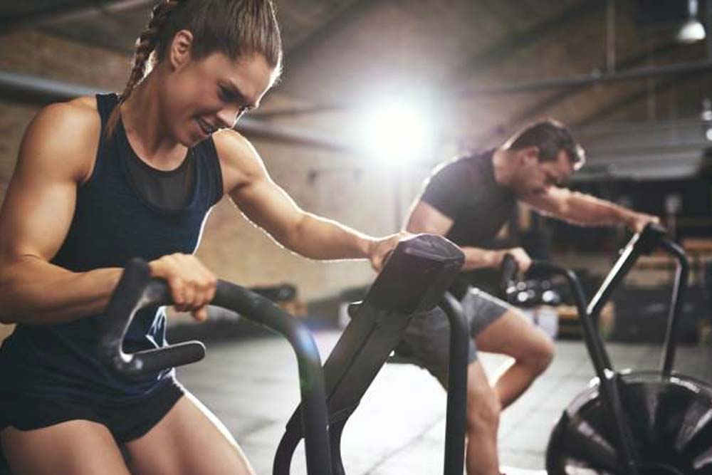 增肌減脂的運動以重訓為主，有氧為輔